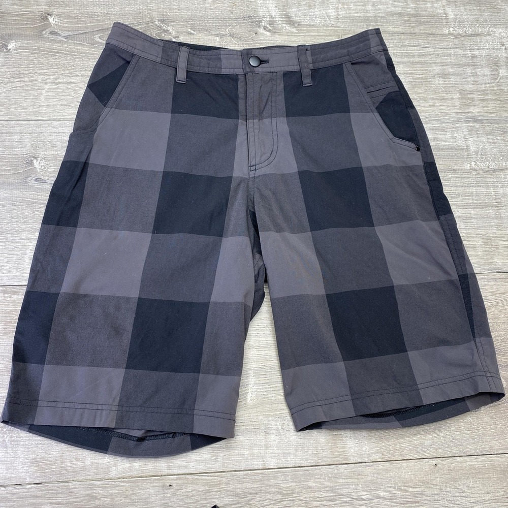 Lululemon Shorts Mens 32 Gray Plaid Chino Performance 11 Inseam Pockets Casual